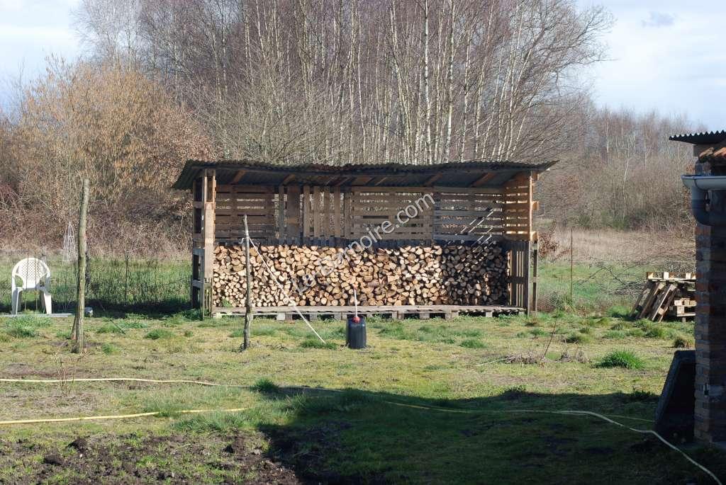 pallet wood shed